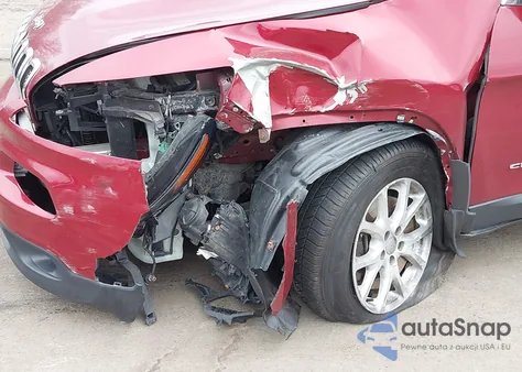 2015 Jeep Cherokee Latitude z USA, uszkodzony, nr VIN 1C4PJMCS6FW594812